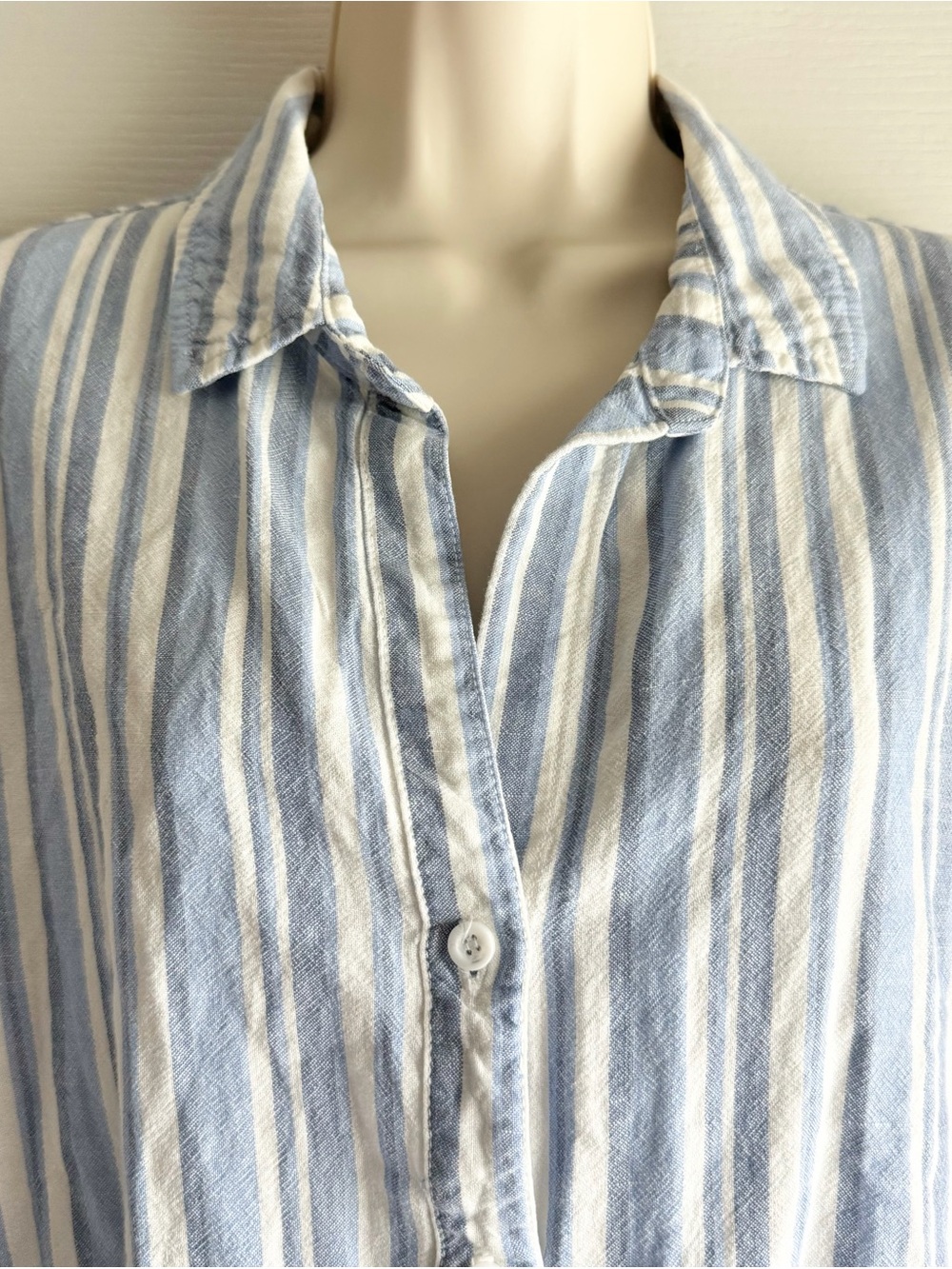 Bella Dahl Long Sleeve Classic Button Up Shirt - Picture 3 of 7
